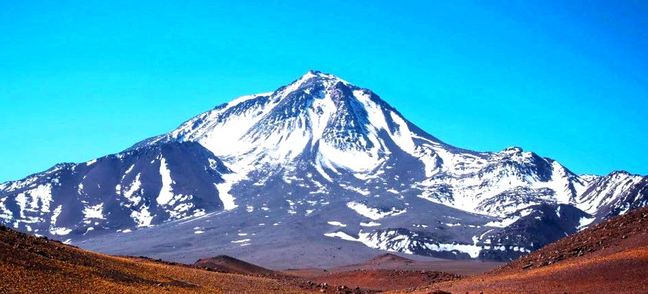 Volcán Llullaillaco 6739 msnm. La 7ª montaña de America. Salta.